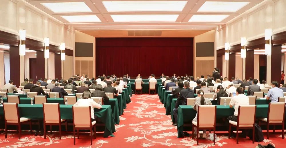 20220428湖北省工商联直属商协会会长会议图片-1.jpg